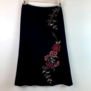 Ann Taylor LOFT embroidered skirt size 4